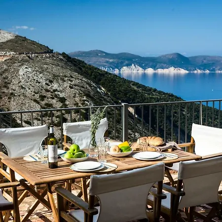 Myrtos Bay * Anomeria